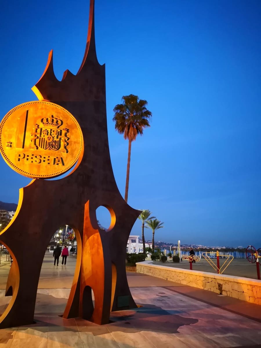 2 bedroom Apartment for sale in Fuengirola with pool garage - € 499,000 (Ref: 9756421)