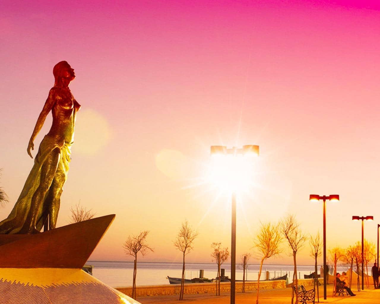 2 bedroom Penthouse for sale in Fuengirola with pool garage - € 446,000 (Ref: 9756434)