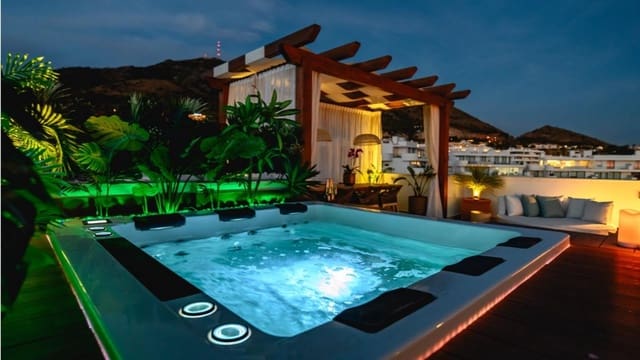 2 sovrum Takvåning till salu i Fuengirola med pool garage - 875 000 € (Ref: 9756546)