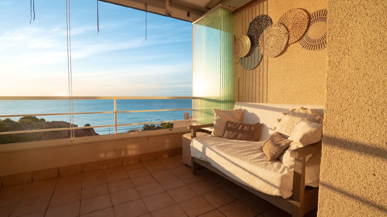 3 soveværelse Lejlighed til leje i Orihuela Costa med swimmingpool garage - € 1.950 (Ref: 8546041)