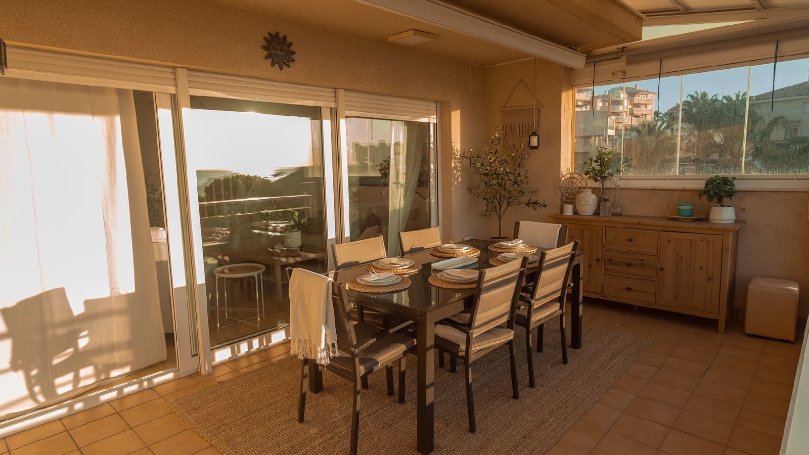 3 soveværelse Lejlighed til leje i Orihuela Costa med swimmingpool garage - € 1.950 (Ref: 8546041)