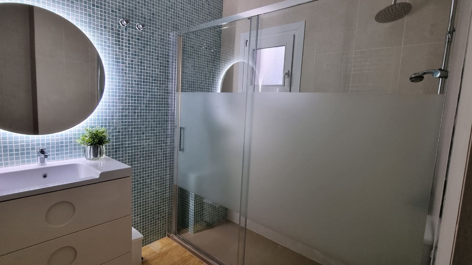 3 soveværelse Lejlighed til leje i Orihuela Costa med swimmingpool garage - € 1.950 (Ref: 8546041)