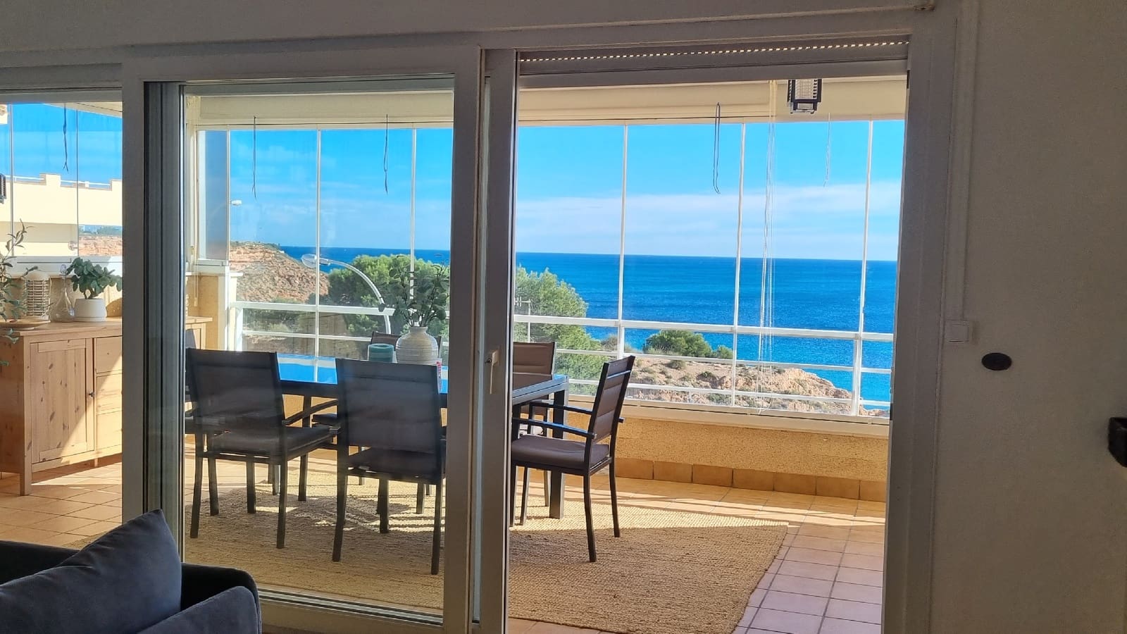 3 soveværelse Lejlighed til leje i Orihuela Costa med swimmingpool garage - € 1.950 (Ref: 8546041)