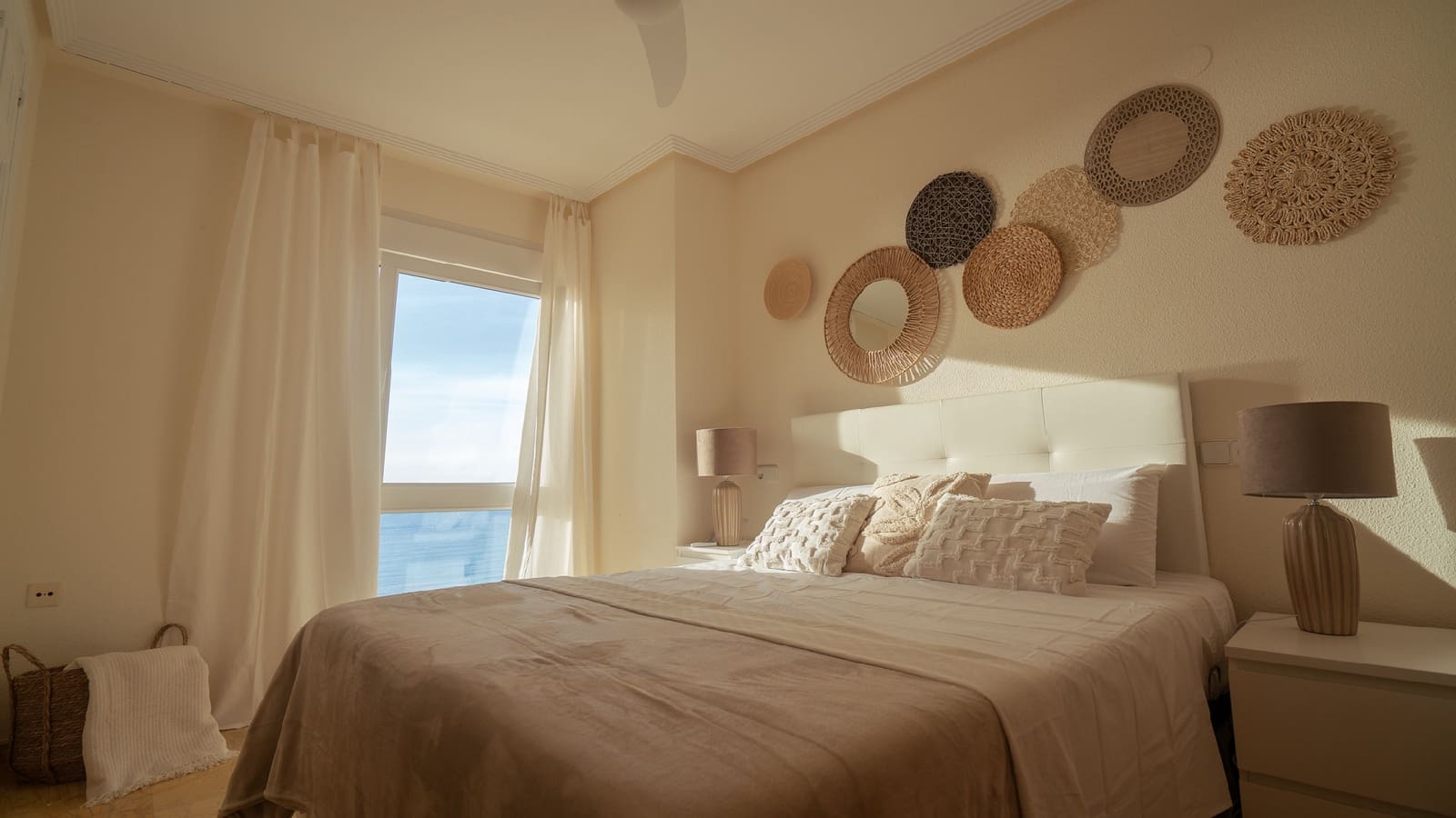 3 soveværelse Lejlighed til leje i Orihuela Costa med swimmingpool garage - € 1.950 (Ref: 8546041)