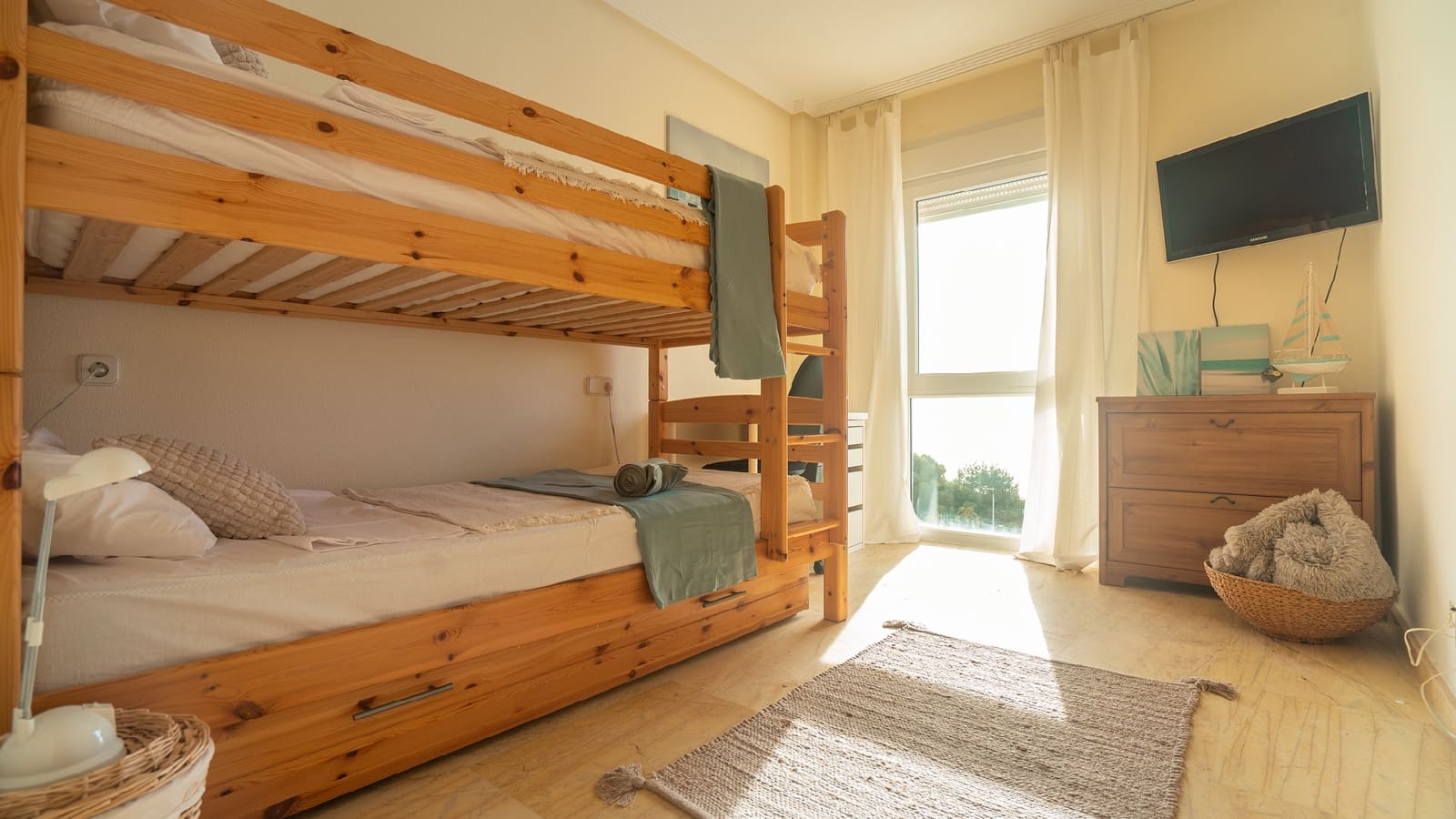 3 soveværelse Lejlighed til leje i Orihuela Costa med swimmingpool garage - € 1.950 (Ref: 8546041)