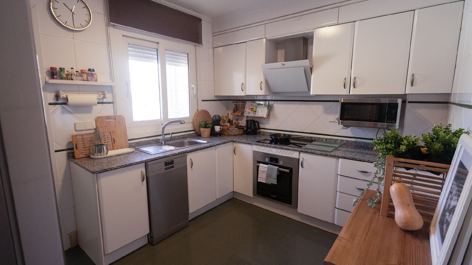 3 soveværelse Lejlighed til leje i Orihuela Costa med swimmingpool garage - € 1.950 (Ref: 8546041)