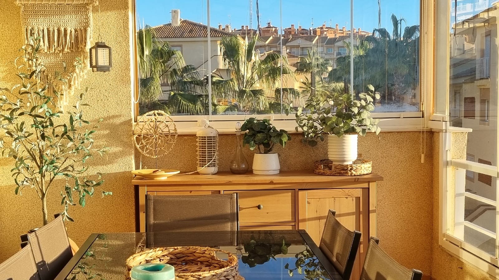 3 soveværelse Lejlighed til leje i Orihuela Costa med swimmingpool garage - € 1.950 (Ref: 8546041)