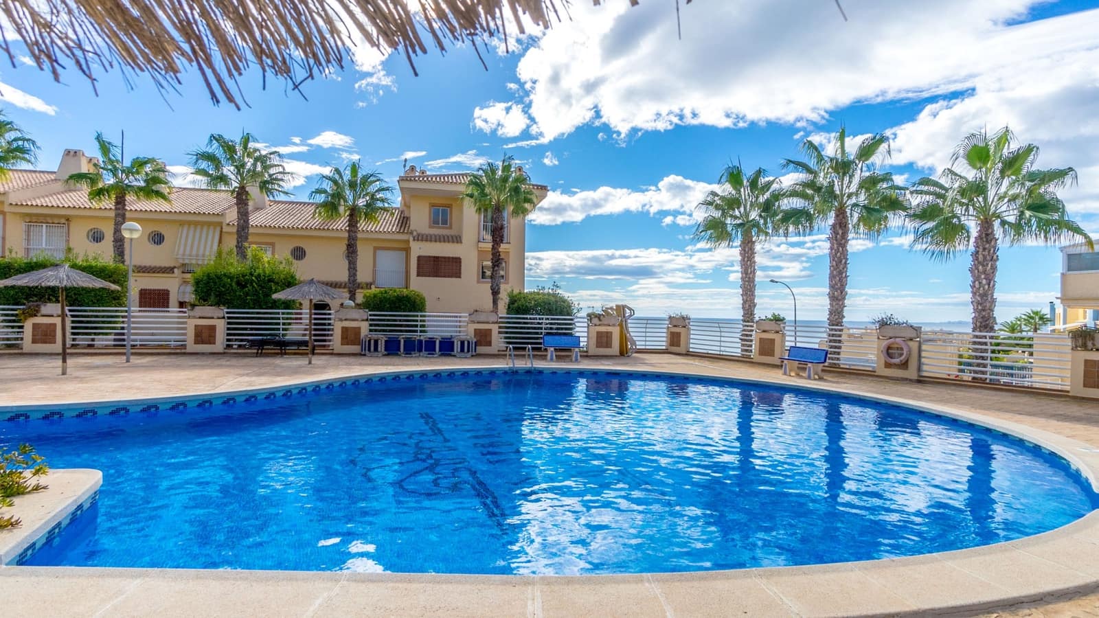 3 soveværelse Lejlighed til salg i Orihuela Costa med swimmingpool garage - € 369.000 (Ref: 8566832)
