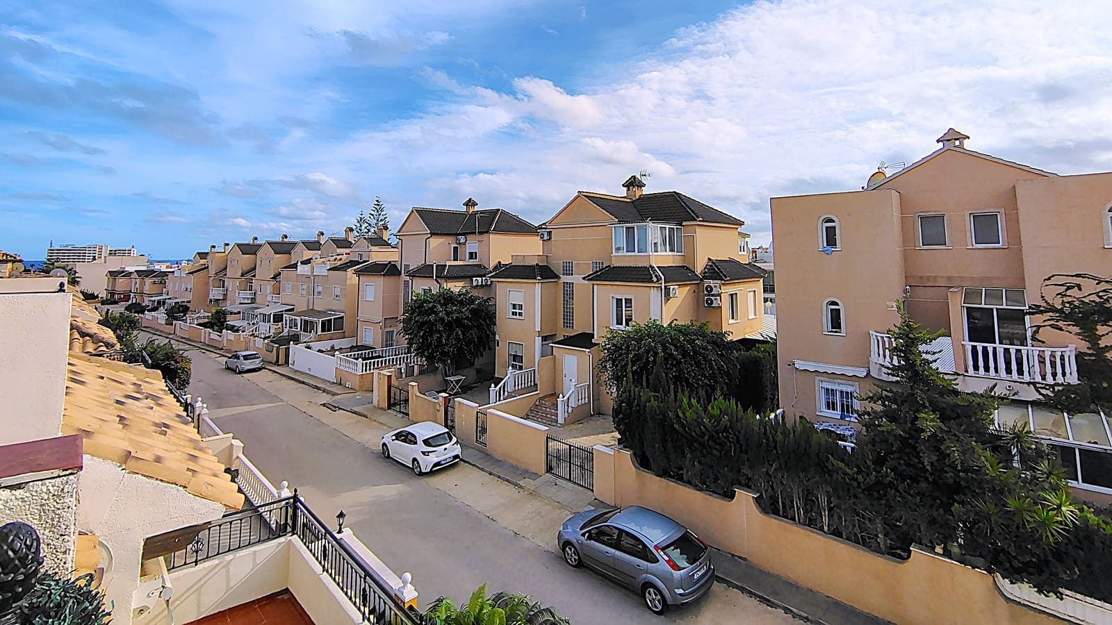 3 soveværelse Rækkehus til salg i La Zenia med swimmingpool garage - € 220.000 (Ref: 8637572)