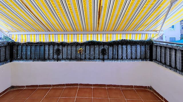 3 sypialnia Dom szeregowy na sprzedaż w La Zenia, Orihuela z basenem garażem - 220 000 € (Ref: 8637572)