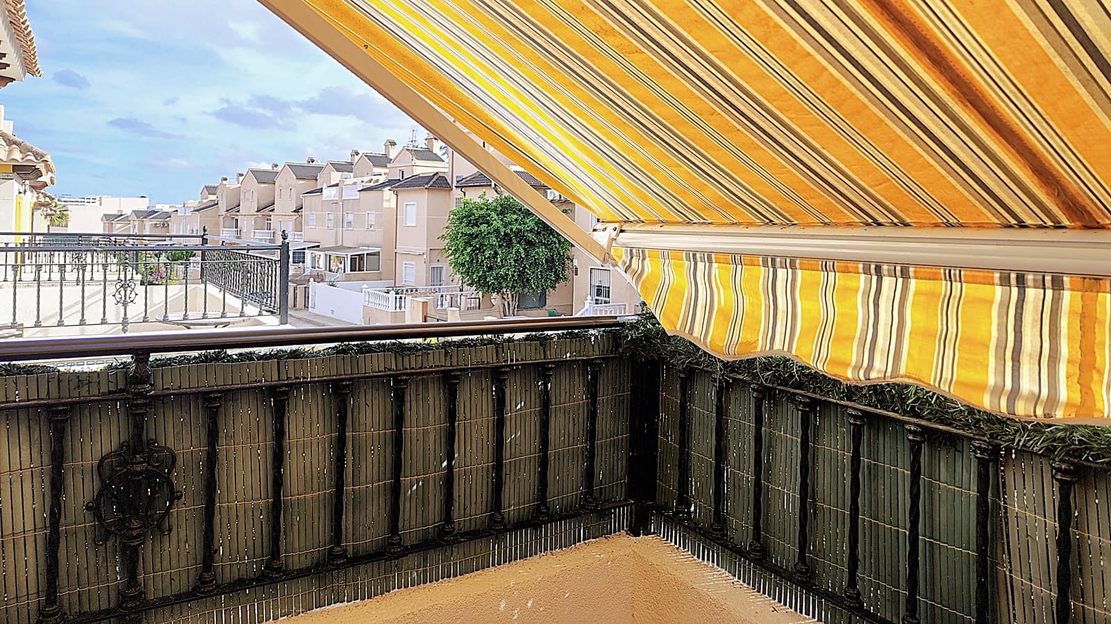 3 soveværelse Rækkehus til salg i La Zenia med swimmingpool garage - € 220.000 (Ref: 8637572)