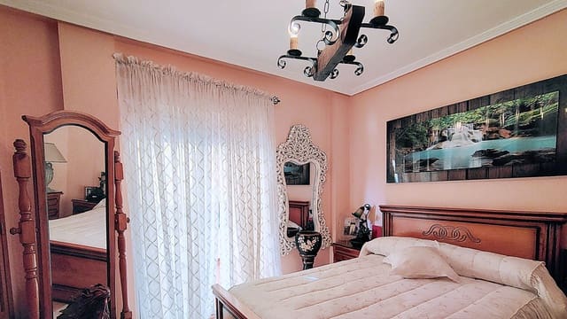 3 sypialnia Dom szeregowy na sprzedaż w La Zenia, Orihuela z basenem garażem - 220 000 € (Ref: 8637572)