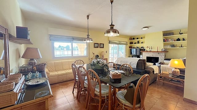 5 Zimmer Villa zu verkaufen in Dehesa de Campoamor, Orihuela mit Pool Garage - 780.000 € (Ref: 9657082)