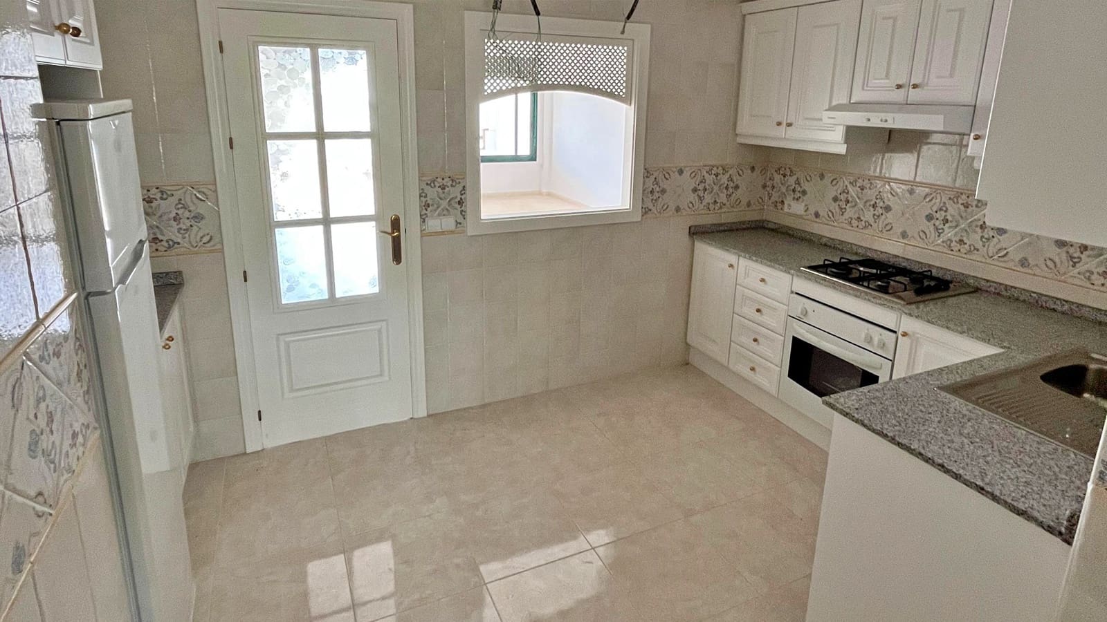 Bungalow de 2 habitaciones en Orihuela Costa en venta con piscina - 212.350 € (Ref: 9657856)