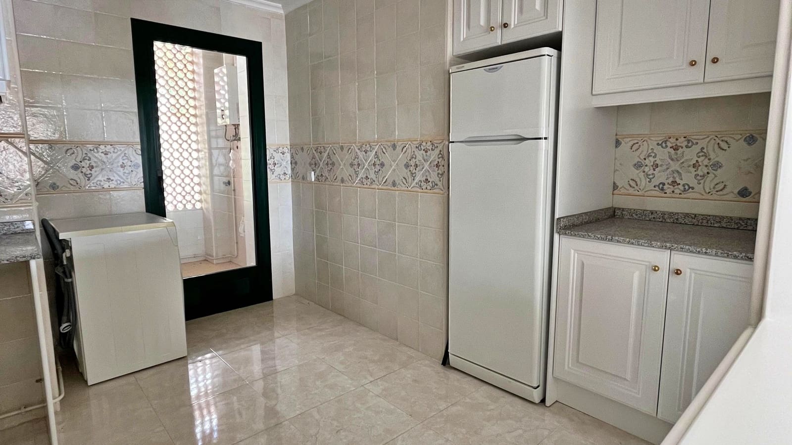 Bungalow de 2 habitaciones en Orihuela Costa en venta con piscina - 212.350 € (Ref: 9657856)