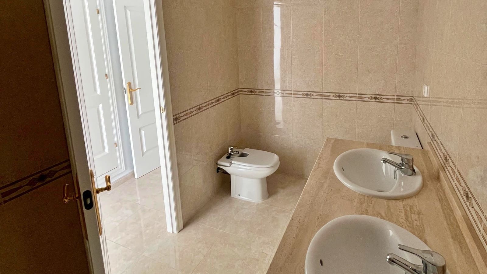 Bungalow de 2 habitaciones en Orihuela Costa en venta con piscina - 212.350 € (Ref: 9657856)