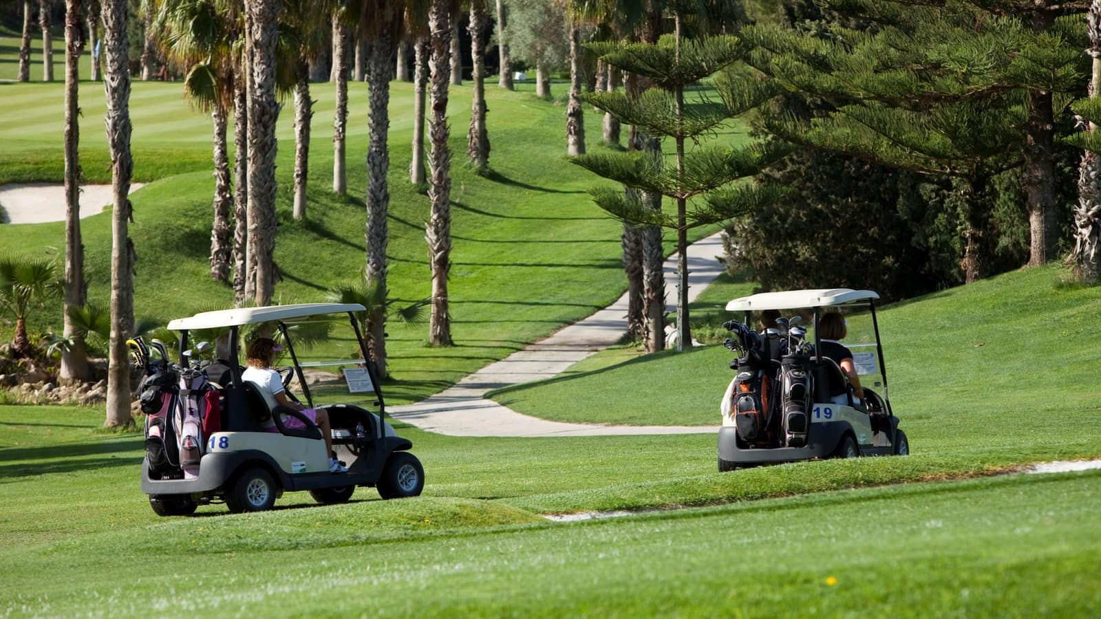 Bungalow de 2 habitaciones en Orihuela Costa en venta con piscina - 212.350 € (Ref: 9657856)