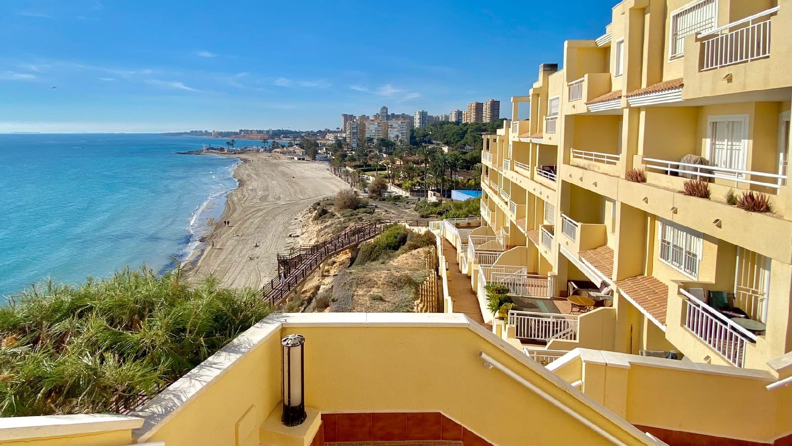 1 bedroom Beach Apartment for holiday rental in Orihuela Costa with pool - € 400 (Ref: 9826015)