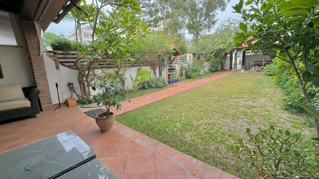 2 soveværelse Villa til salg i Torremolinos med swimmingpool - € 1.064.500 (Ref: 8438715)