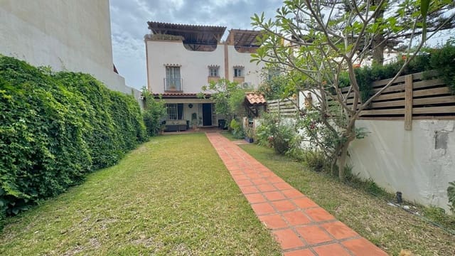 2 soveværelse Villa til salg i Torremolinos med swimmingpool - € 1.064.500 (Ref: 8438715)
