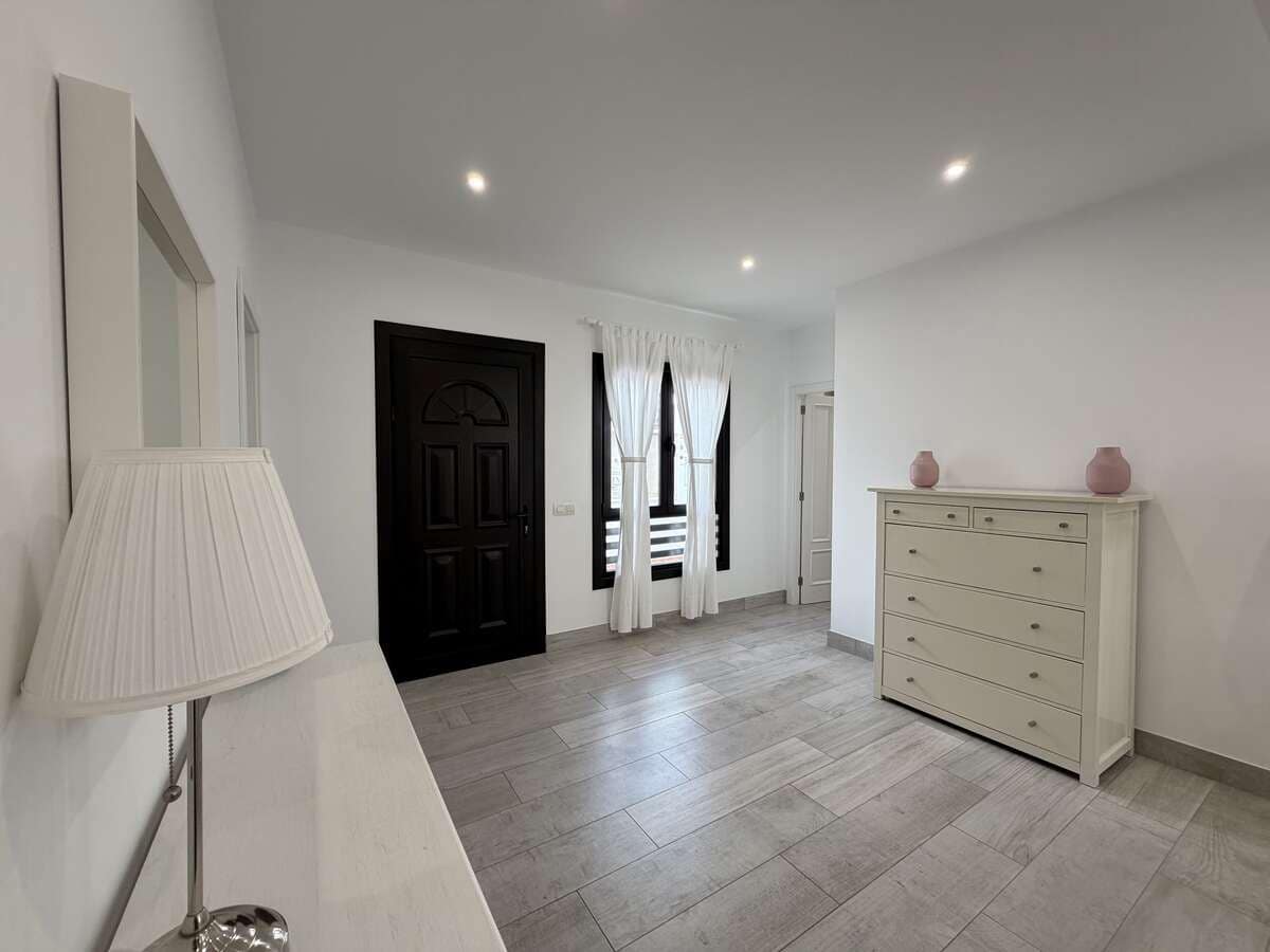 Appartement de 2 chambres à louer à Puerto del Carmen avec piscine - 1 400 € (Ref: 10006134)