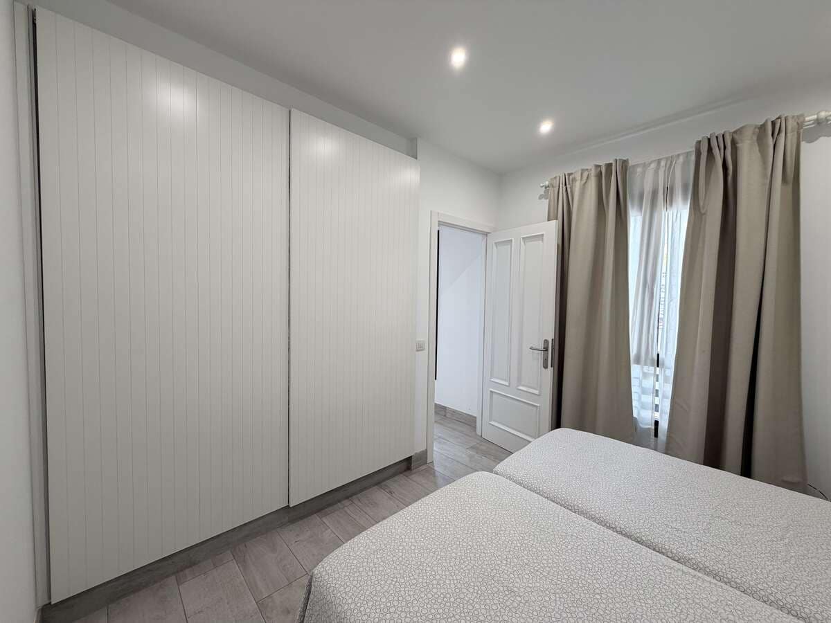 Appartement de 2 chambres à louer à Puerto del Carmen avec piscine - 1 400 € (Ref: 10006134)