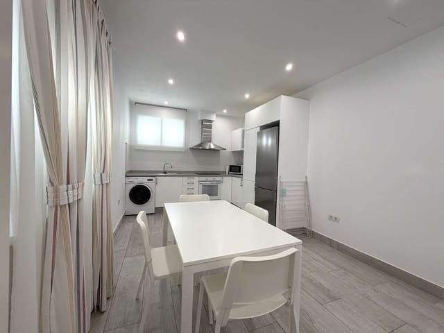 2 sypialnia Mieszkanie do wynajęcia w Puerto del Carmen, Tías z basenem - 1 400 € (Ref: 10006134)