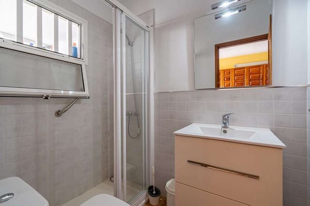 3 bedroom Semi-detached Villa for sale in Puerto del Carmen, Tías - € 385,000 (Ref: 10010122)