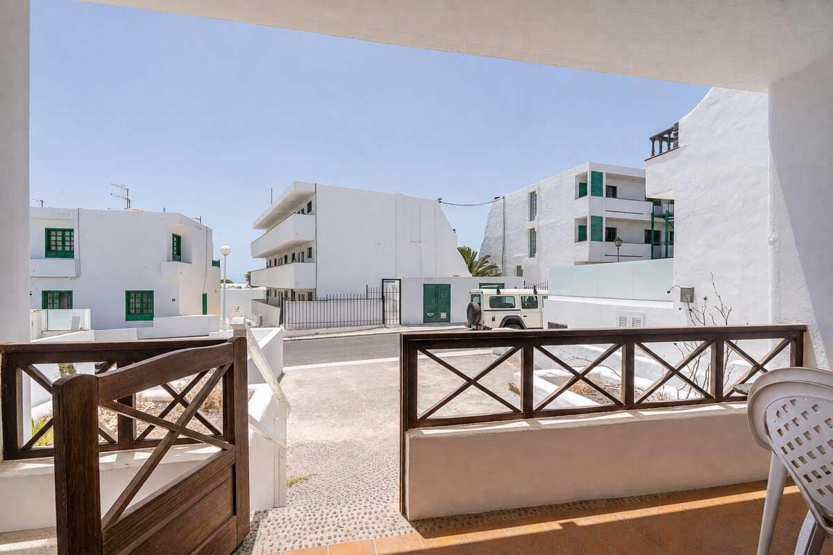 3 bedroom Semi-detached Villa for sale in Puerto del Carmen - € 385,000 (Ref: 10010122)