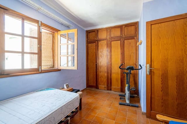 3 bedroom Semi-detached Villa for sale in Puerto del Carmen, Tías - € 385,000 (Ref: 10010122)