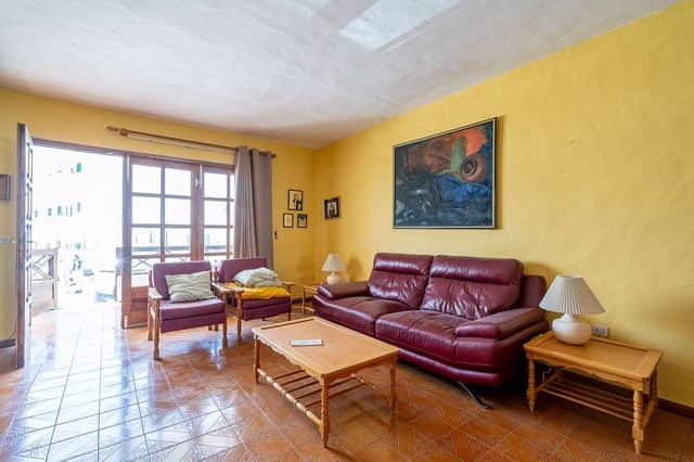 3 bedroom Semi-detached Villa for sale in Puerto del Carmen, Tías - € 385,000 (Ref: 10010122)