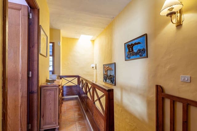 3 bedroom Semi-detached Villa for sale in Puerto del Carmen, Tías - € 385,000 (Ref: 10010122)