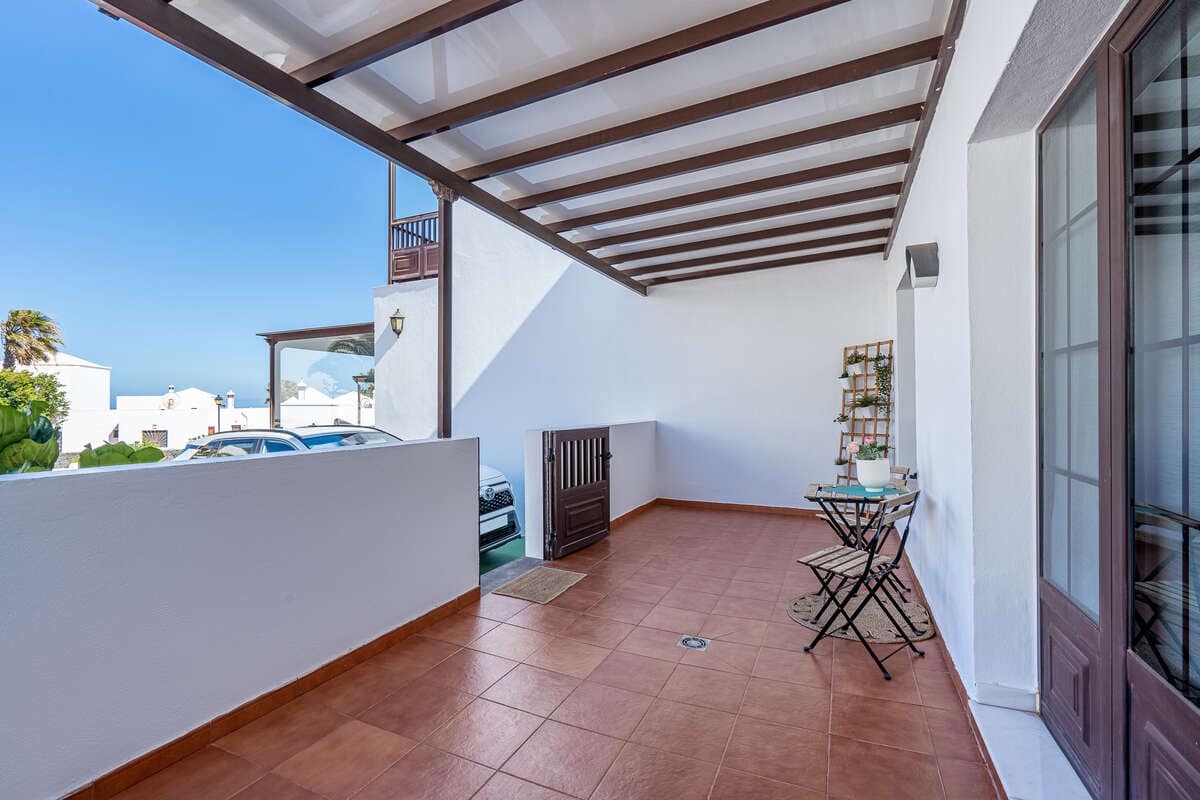 2 quarto Moradia Geminada para venda em Costa Teguise com piscina garagem - 375 000 € (Ref: 10020018)