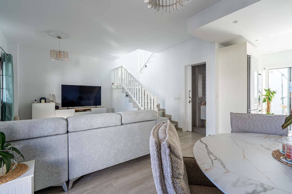 2 quarto Moradia Geminada para venda em Costa Teguise com piscina garagem - 375 000 € (Ref: 10020018)
