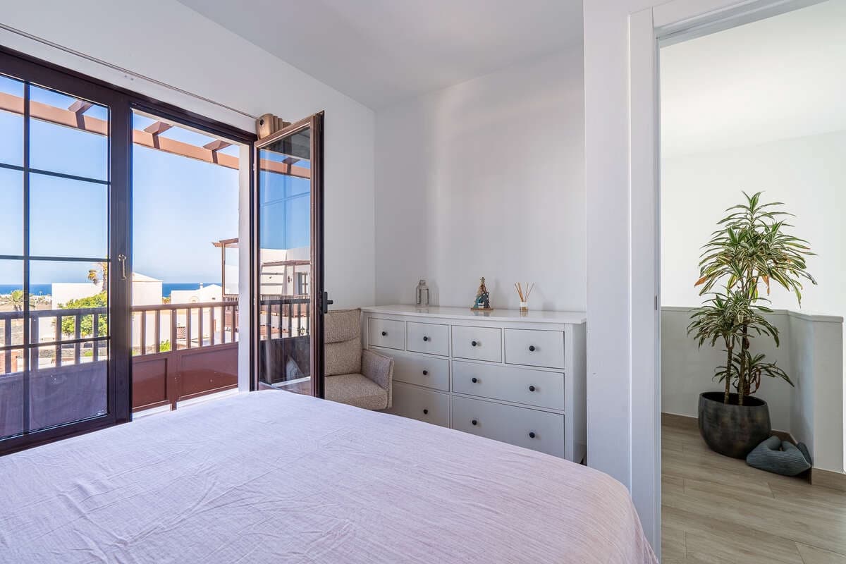 2 quarto Moradia Geminada para venda em Costa Teguise com piscina garagem - 375 000 € (Ref: 10020018)