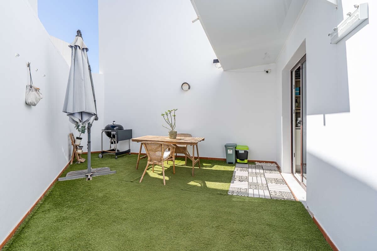 2 quarto Moradia Geminada para venda em Costa Teguise com piscina garagem - 375 000 € (Ref: 10020018)