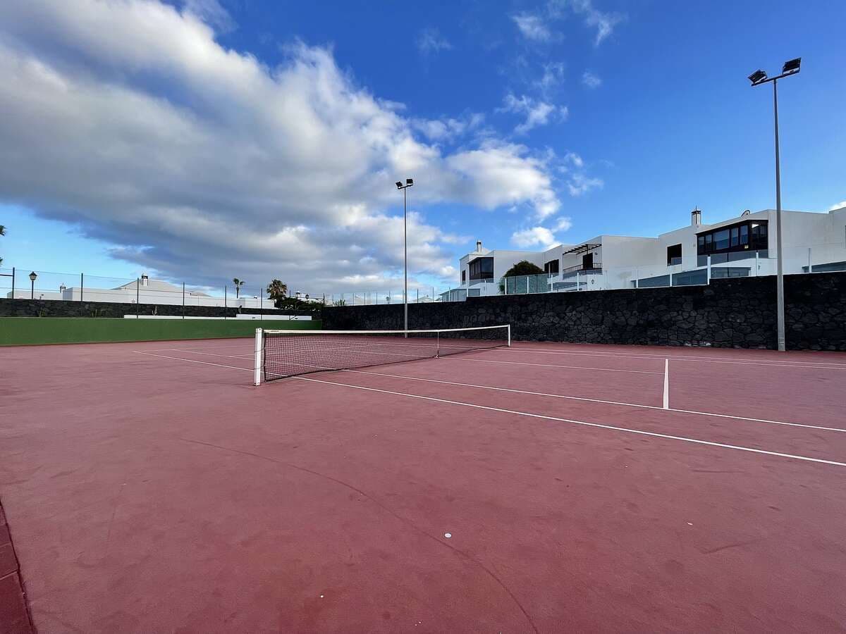 2 quarto Moradia Geminada para venda em Costa Teguise com piscina garagem - 375 000 € (Ref: 10020018)