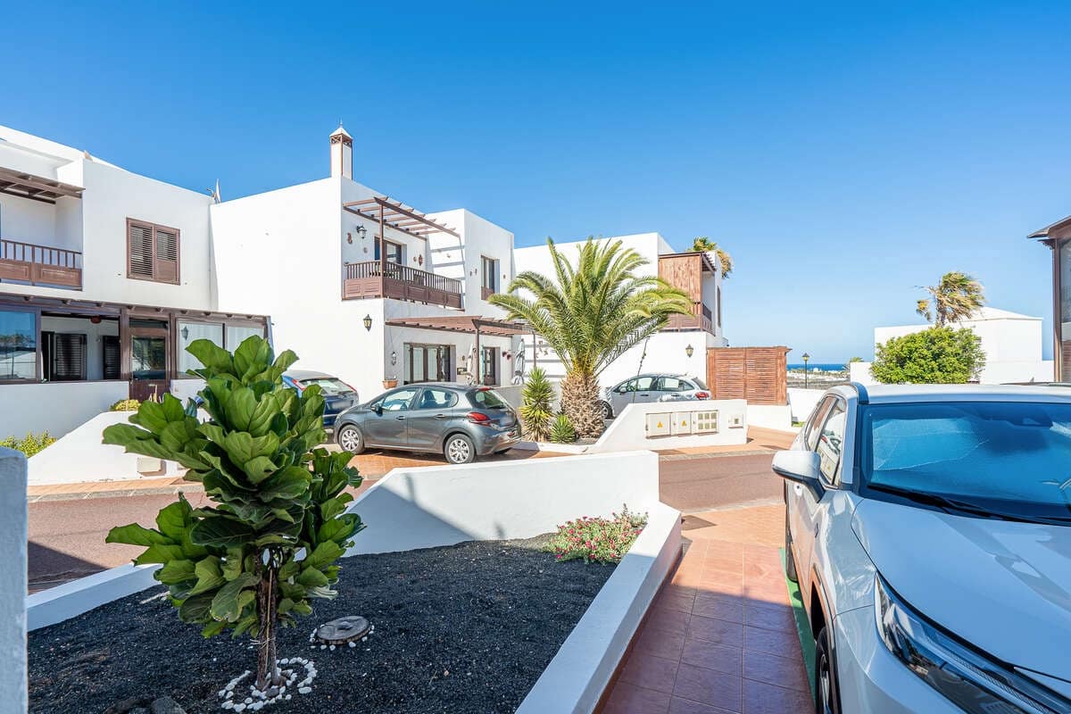 2 quarto Moradia Geminada para venda em Costa Teguise com piscina garagem - 375 000 € (Ref: 10020018)