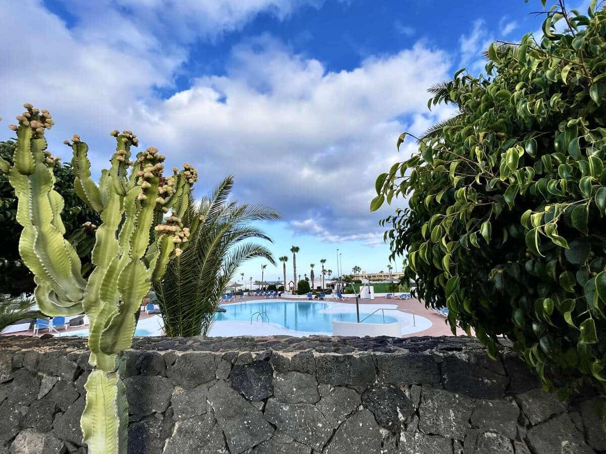 2 quarto Moradia Geminada para venda em Costa Teguise com piscina garagem - 375 000 € (Ref: 10020018)