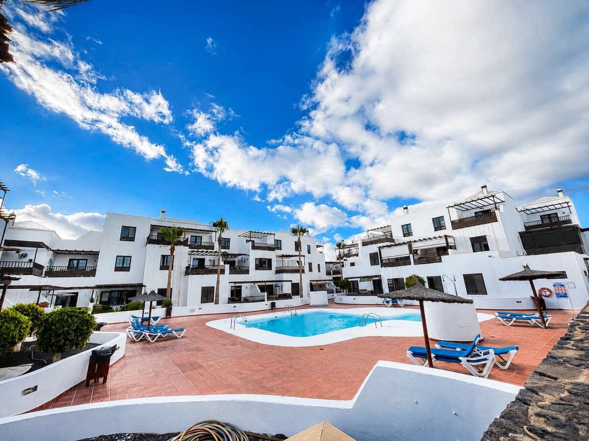2 quarto Moradia Geminada para venda em Costa Teguise com piscina garagem - 375 000 € (Ref: 10020018)