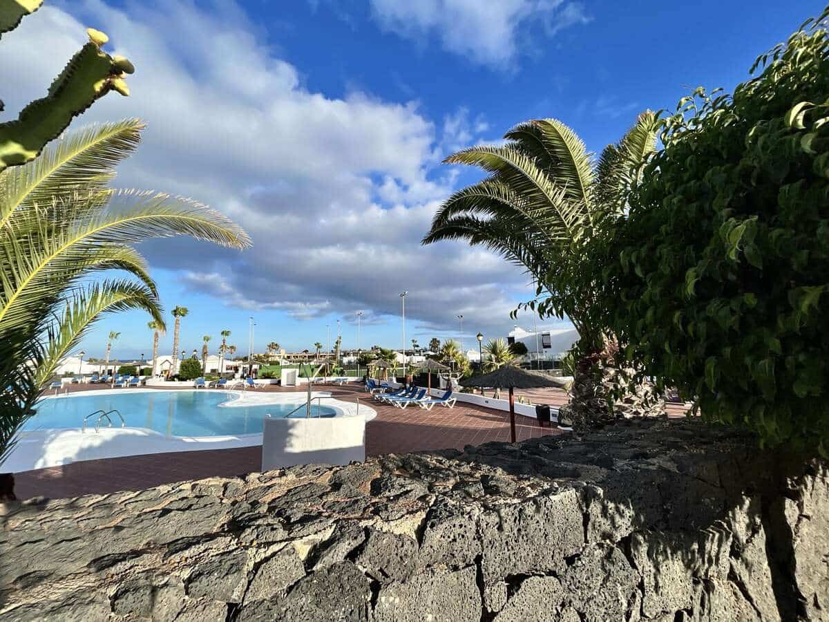 2 quarto Moradia Geminada para venda em Costa Teguise com piscina garagem - 375 000 € (Ref: 10020018)