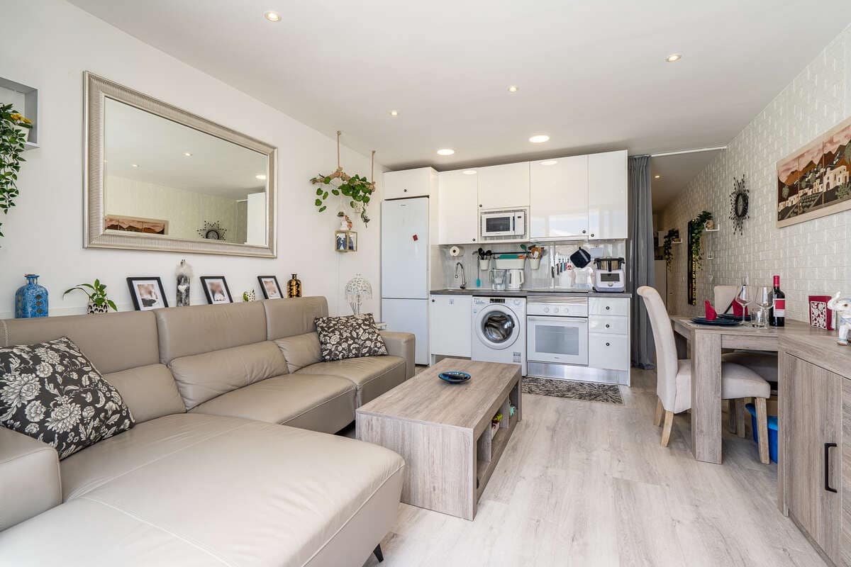 2 Zimmer Wohnung zu verkaufen in Puerto del Carmen mit Pool - 255.000 € (Ref: 10026658)