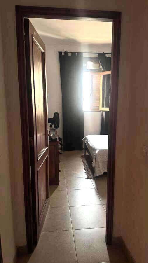 2 bedroom Flat for sale in Arrecife with garage - € 300,000 (Ref: 10036282)