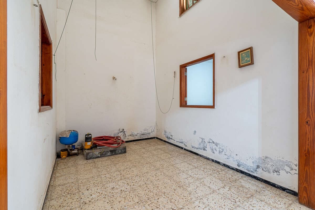5 bedroom Villa for sale in San Bartolome - € 285,000 (Ref: 10040256)