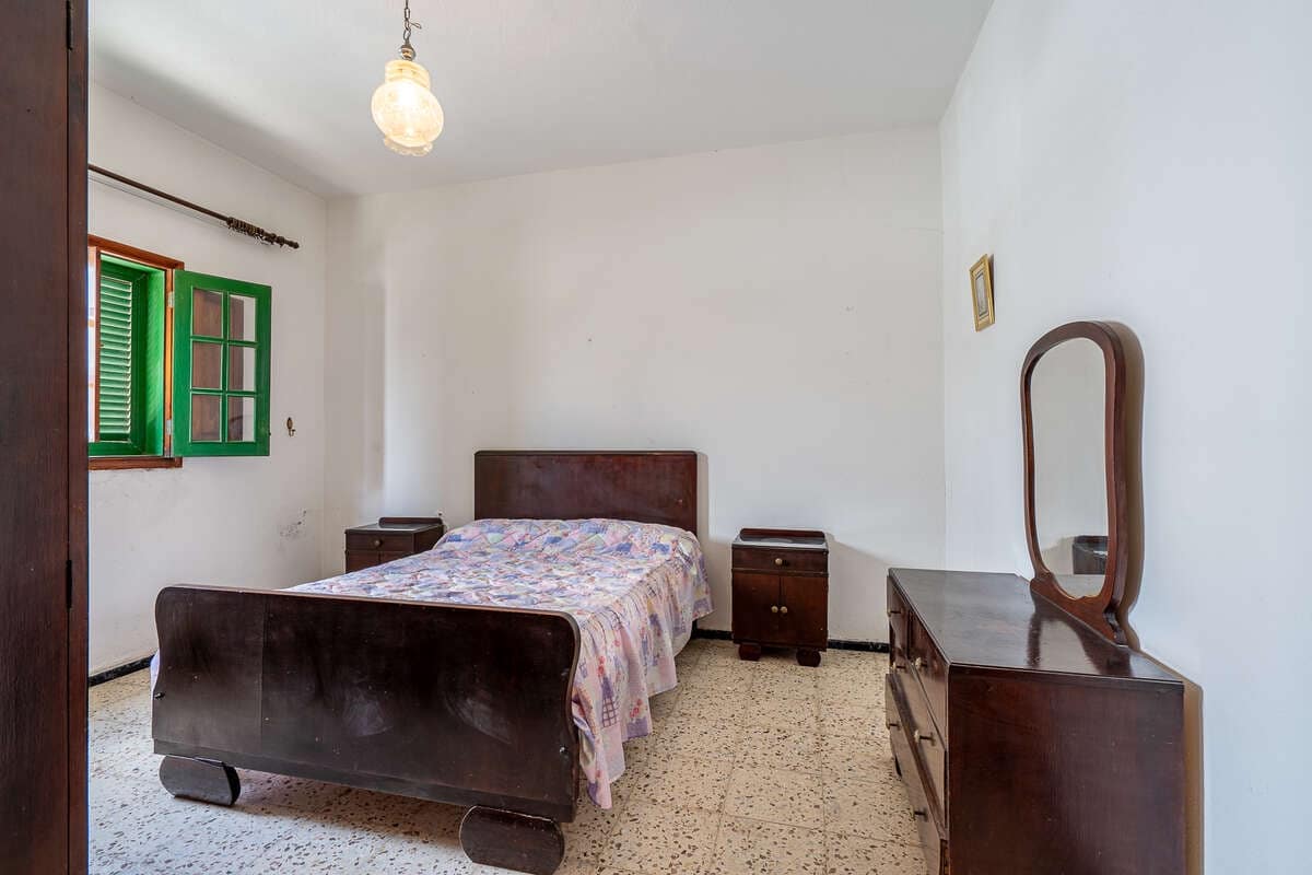 5 bedroom Villa for sale in San Bartolome - € 285,000 (Ref: 10040256)