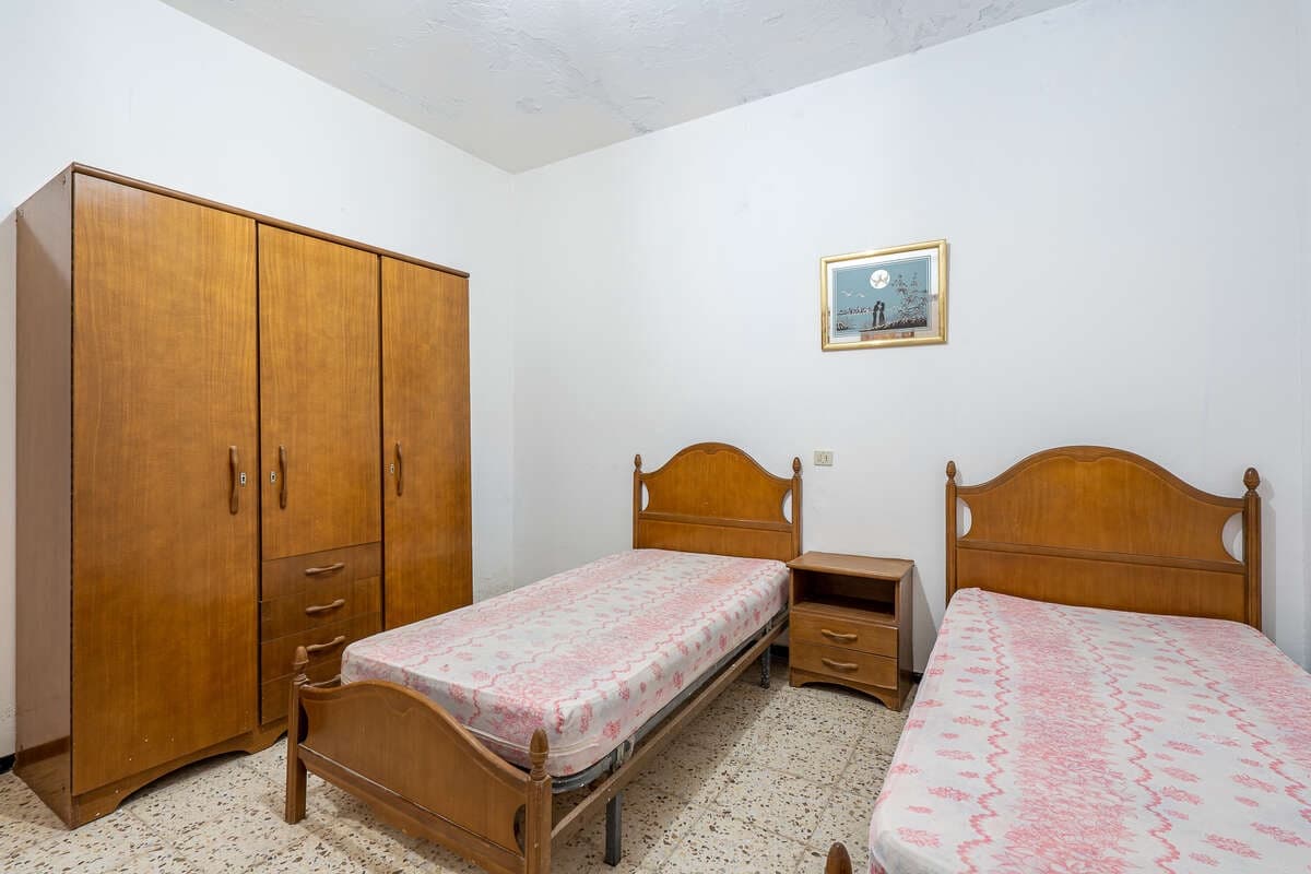 5 bedroom Villa for sale in San Bartolome - € 285,000 (Ref: 10040256)