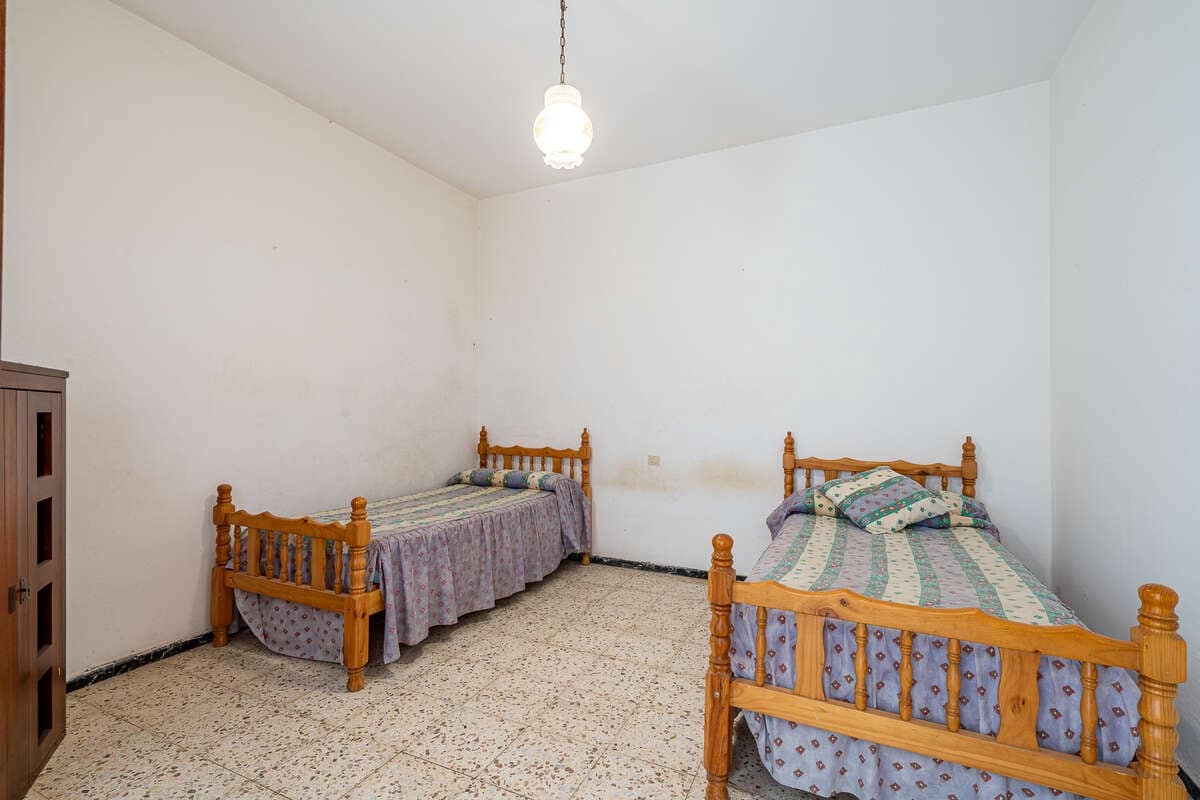 5 bedroom Villa for sale in San Bartolome - € 285,000 (Ref: 10040256)