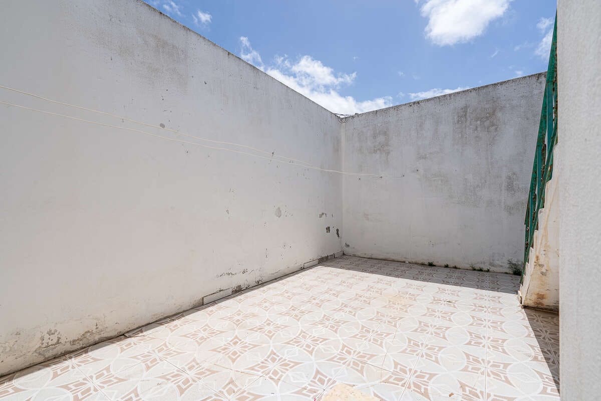 5 bedroom Villa for sale in San Bartolome - € 285,000 (Ref: 10040256)