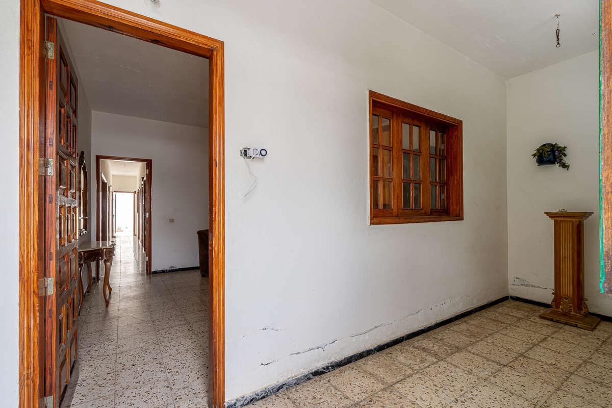5 bedroom Villa for sale in San Bartolome - € 285,000 (Ref: 10040256)