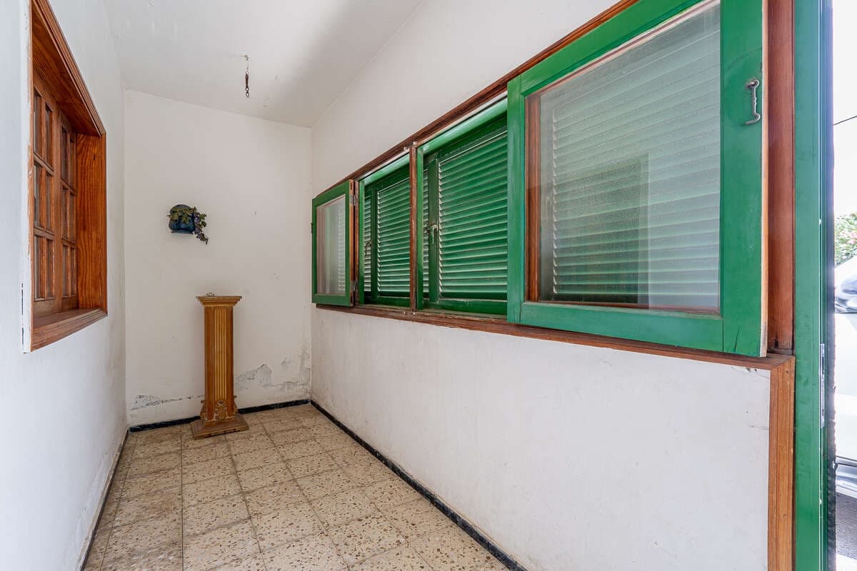 5 bedroom Villa for sale in San Bartolome - € 285,000 (Ref: 10040256)